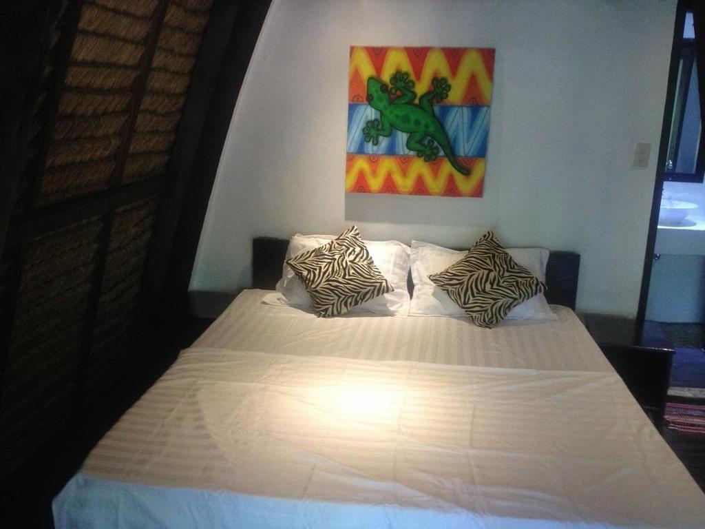 Love And Peace Deep Jungle River Paradise Resort Puerto Princesa Room photo